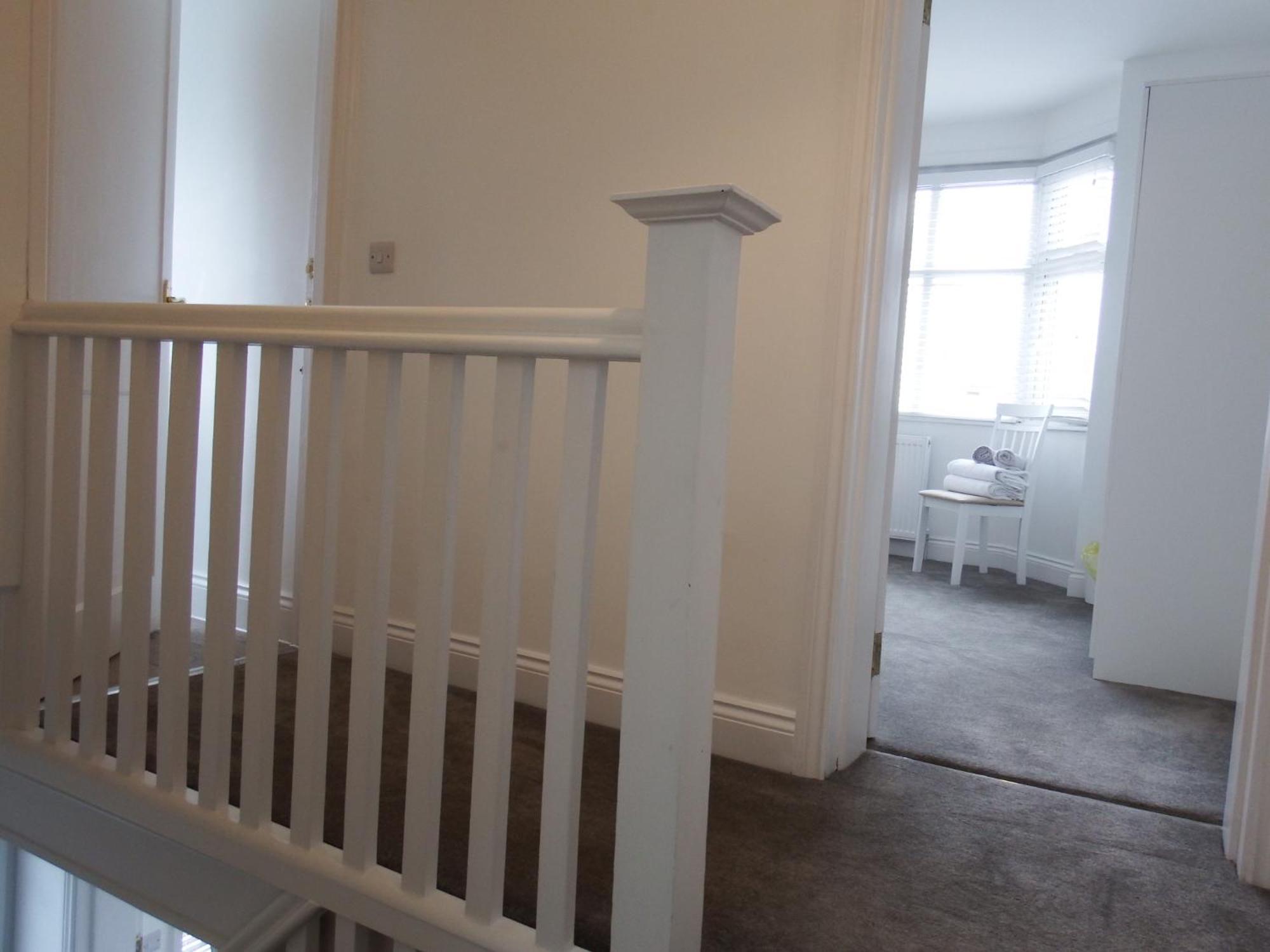 Newly Renovated 3 Bedroom Victorian Detached House ボーンマス エクステリア 写真
