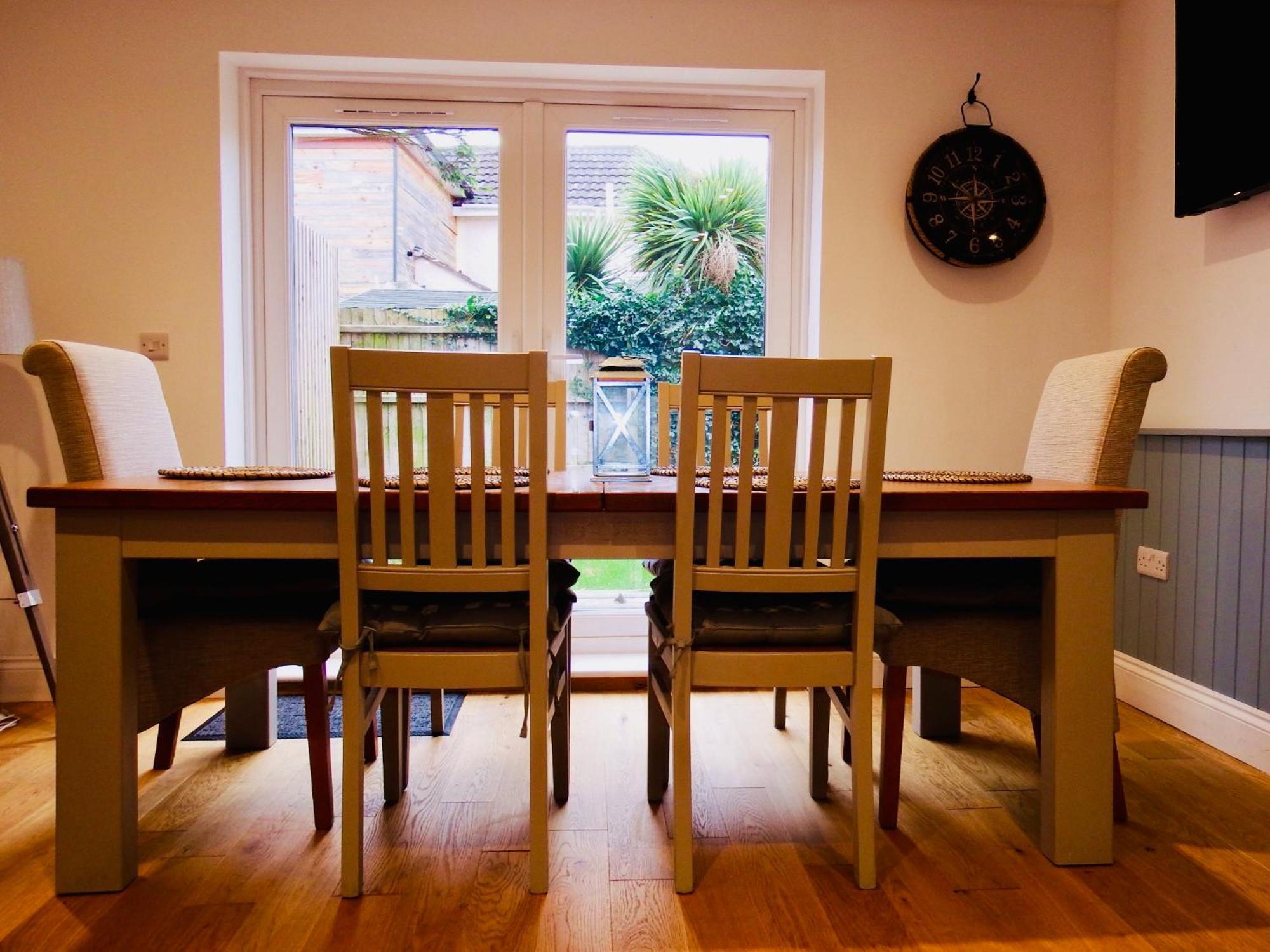 Newly Renovated 3 Bedroom Victorian Detached House ボーンマス エクステリア 写真