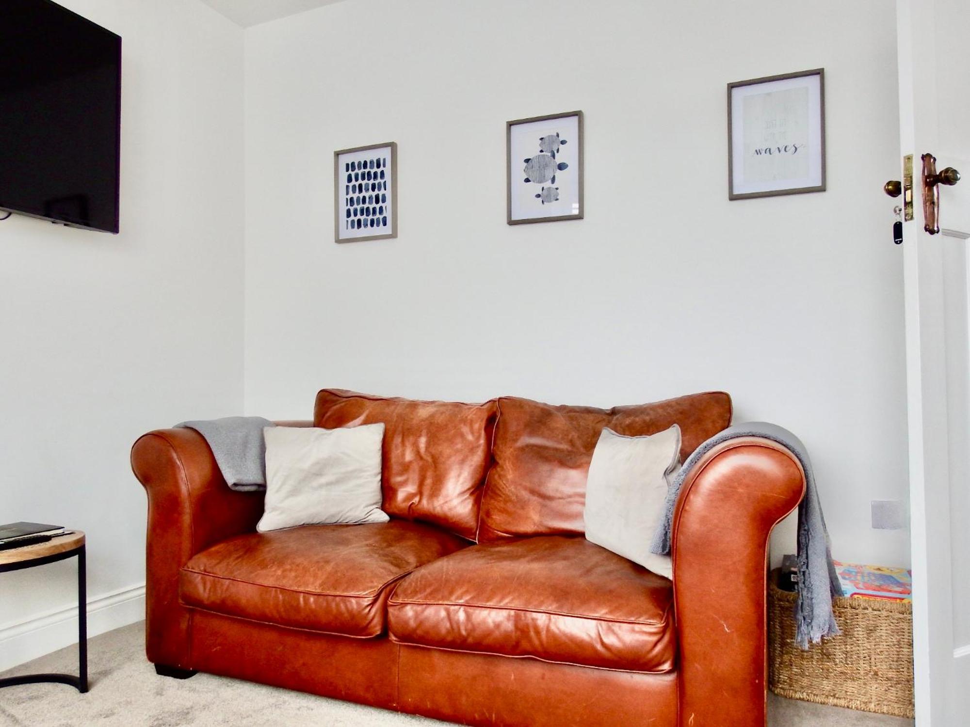 Newly Renovated 3 Bedroom Victorian Detached House ボーンマス エクステリア 写真