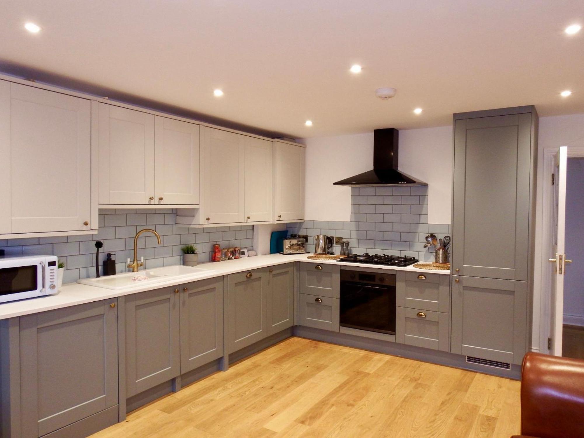 Newly Renovated 3 Bedroom Victorian Detached House ボーンマス エクステリア 写真