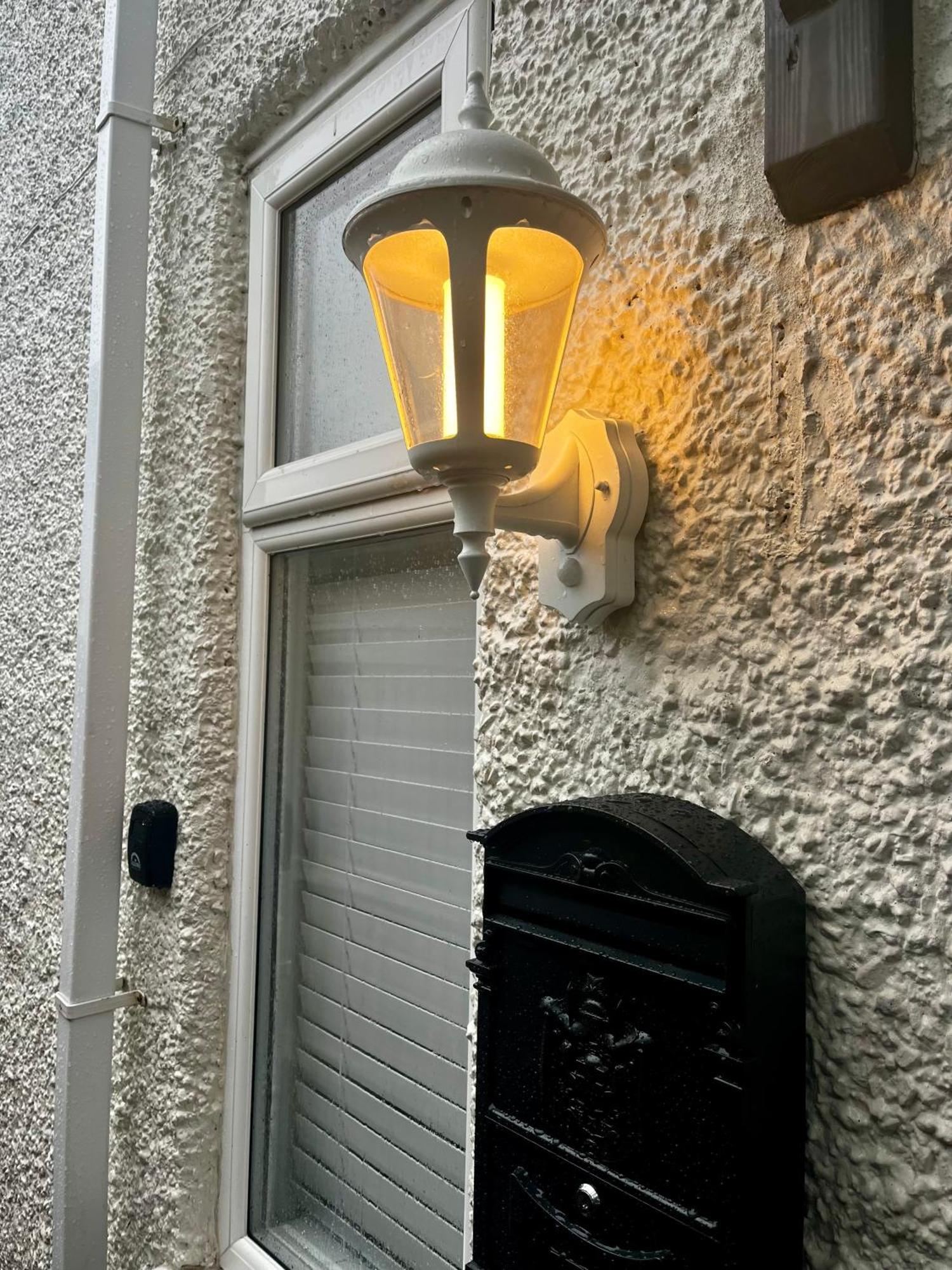 Newly Renovated 3 Bedroom Victorian Detached House ボーンマス エクステリア 写真
